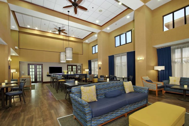 Paris TN Lodging